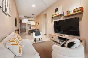 Cozy Apartment with KLCC View & 1 Min to LRT Station